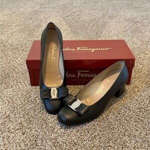 Salvatore Ferragamo black Vera pump